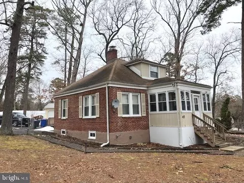 45 W Lakeshore Dr, Browns Mills, NJ 08015