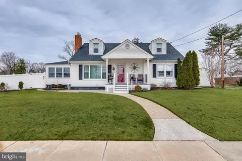 91 Wilbur Henry Dr, Florence, NJ 08518