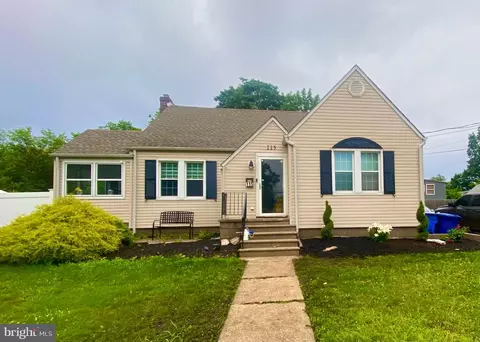 115 S Walnut Ave, Maple Shade, NJ 08052