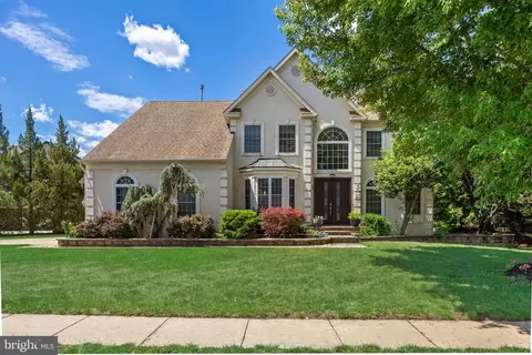 2 Rothbury Dr, Lumberton, NJ 08048