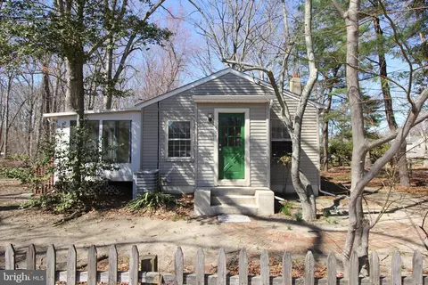 514 Hartford Rd, Mount Laurel, NJ 08054