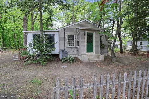 514 Hartford Rd, Mount Laurel, NJ 08054
