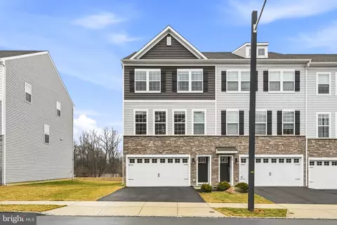 20 Sisters Farmstead Rd, Mount Laurel, NJ 08054