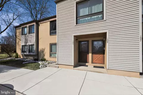 196 Hunter Ct, Marlton, NJ 08053