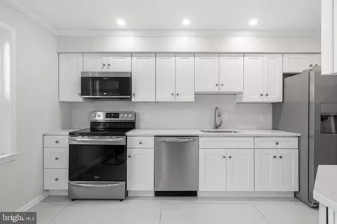 635 E Main St #7, Moorestown, NJ 08057
