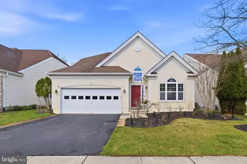 23 Lowell Dr, Marlton, NJ 08053