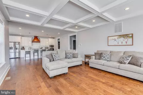 Living - 305 Margot Ln, Tabernacle, NJ 08088 photo 2 of 2