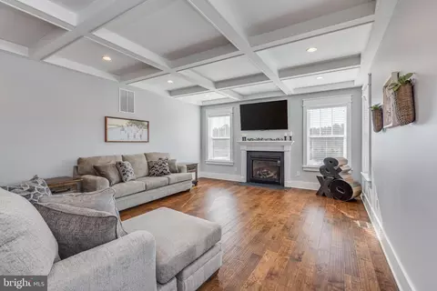 Living - 305 Margot Ln, Tabernacle, NJ 08088 photo 1 of 2