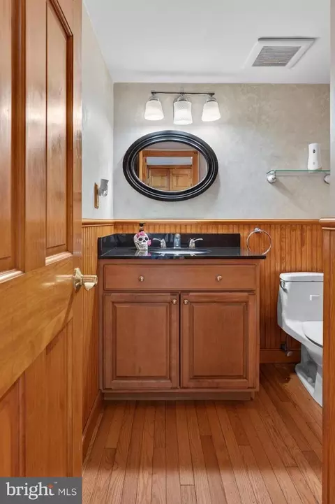Bath - 3 Meadowrue Dr, Mount Laurel, NJ 08054 photo 1 of 3