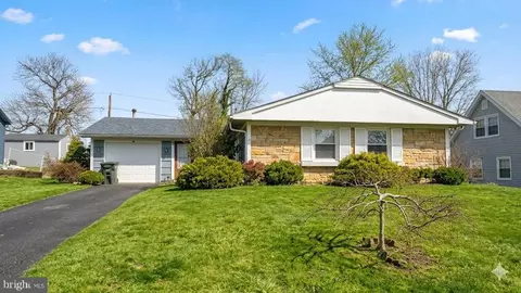 139 Edge Ln, Willingboro, NJ 08046