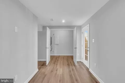 Entry Way - 1 L Wendowski St, Beverly, NJ 08010 photo 3 of 13