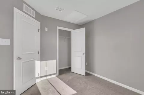 Entry Way - 1 L Wendowski St, Beverly, NJ 08010 photo 10 of 13
