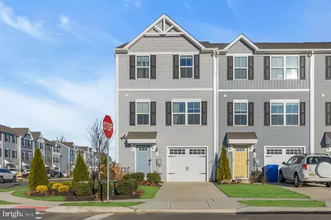 1 L Wendowski St, Beverly, NJ 08010