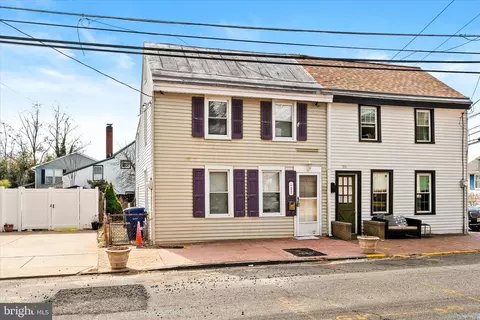 22 Brainerd St, Mount Holly, NJ 08060