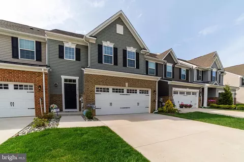 305 Hidden Acres Ln, Moorestown, NJ 08057