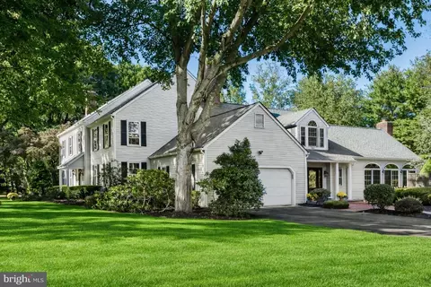 55 Cove Rd, Moorestown, NJ 08057
