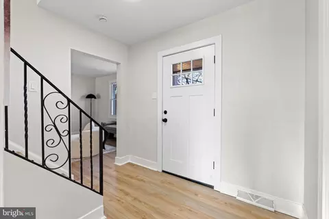 Entry Way - 720 Harrison St, Riverside, NJ 08075 photo 1 of 8