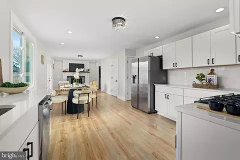 Entry Way - 720 Harrison St, Riverside, NJ 08075 photo 7 of 8
