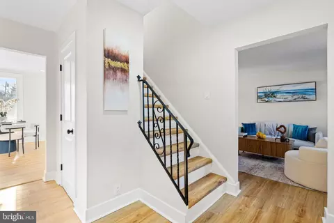 Entry Way - 720 Harrison St, Riverside, NJ 08075 photo 2 of 8