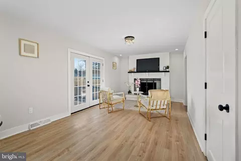 Living - 720 Harrison St, Riverside, NJ 08075 photo 1 of 3