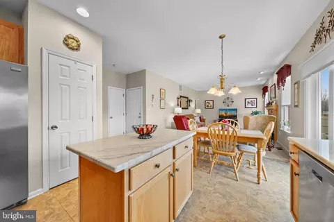 Kitchen - 7 Colts Gait Rd, Evesham, NJ 08053 photo 4 of 5