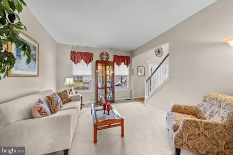 Entry Way - 7 Colts Gait Rd, Evesham, NJ 08053 photo 3 of 6