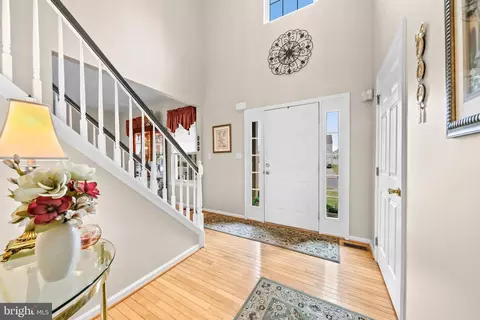 Entry Way - 7 Colts Gait Rd, Evesham, NJ 08053 photo 2 of 6