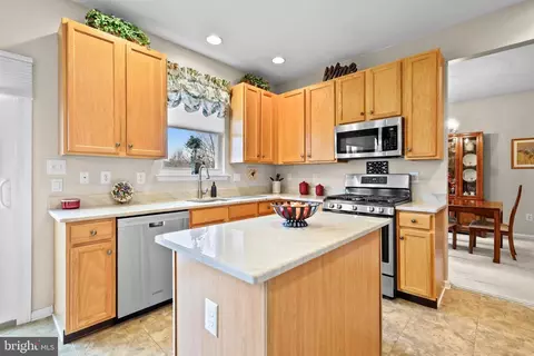 Kitchen - 7 Colts Gait Rd, Evesham, NJ 08053 photo 2 of 5