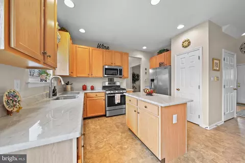 Kitchen - 7 Colts Gait Rd, Evesham, NJ 08053 photo 5 of 5