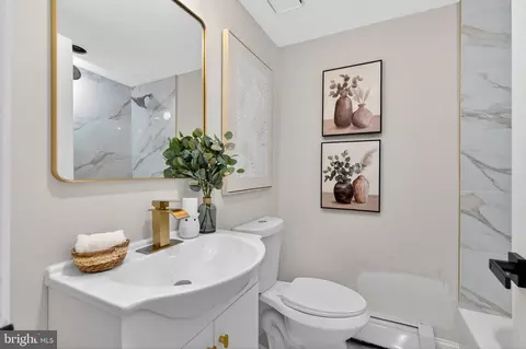 Bath - 226 Ruth Ave, Maple Shade, NJ 08052 photo 2 of 2