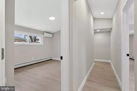 Entry Way - 226 Ruth Ave, Maple Shade, NJ 08052 photo 4 of 4