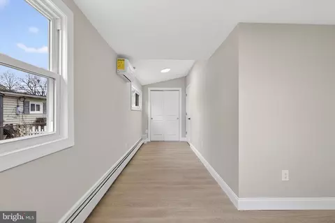Entry Way - 226 Ruth Ave, Maple Shade, NJ 08052 photo 3 of 4