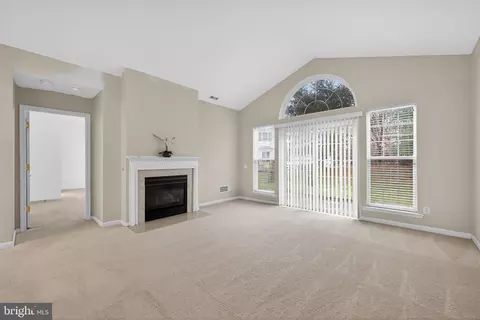 Living - 29 Pennington Ct, Delanco, NJ 08075 photo 4 of 5