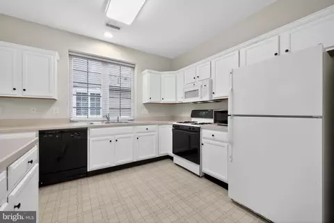 Kitchen - 29 Pennington Ct, Delanco, NJ 08075 photo 1 of 6