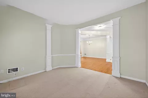 Living - 29 Pennington Ct, Delanco, NJ 08075 photo 3 of 5