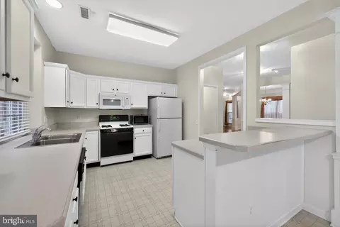 Kitchen - 29 Pennington Ct, Delanco, NJ 08075 photo 2 of 6