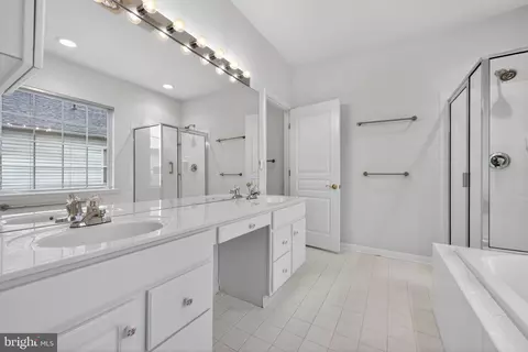 Bath - 29 Pennington Ct, Delanco, NJ 08075 photo 2 of 2