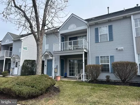 5814 B Adelaide Dr, Mount Laurel, NJ 08054