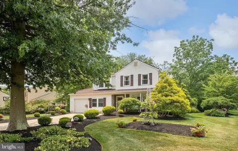 2 Devonshire Rd, Mount Laurel, NJ 08054