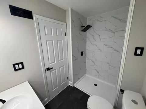Bath - 8 Framingham Rd, Beverly, NJ 08010 photo 3 of 7