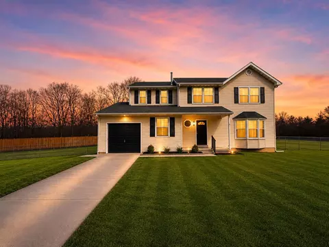 8 Framingham Rd, Beverly, NJ 08010