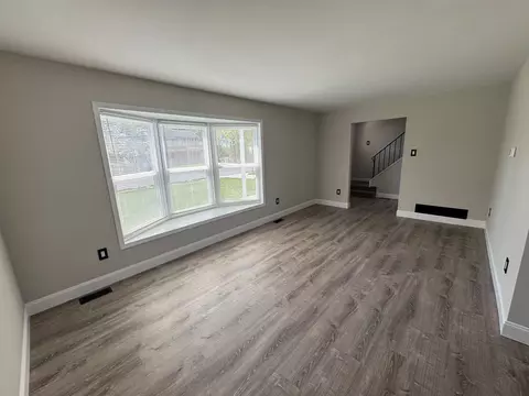 Living - 8 Framingham Rd, Beverly, NJ 08010 photo 5 of 6