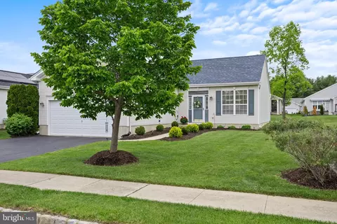 89 Chamber Ln, Columbus, NJ 08022
