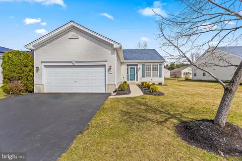 89 Chamber Ln, Columbus, NJ 08022