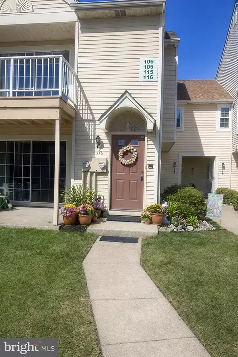 116 B Thornwood Dr, Mount Laurel, NJ 08054