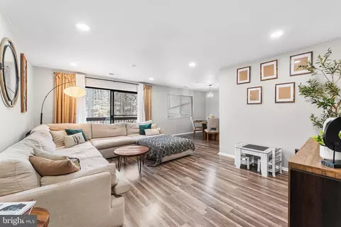 115 E Kings Hwy # 186, Maple Shade, NJ 08052