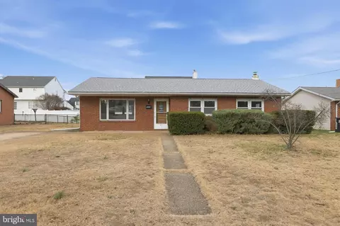 521 Leon Ave, Delran, NJ 08075