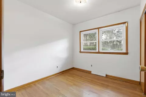 Bedroom - 521 Leon Ave, Delran, NJ 08075 photo 3 of 4