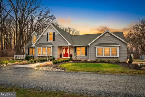 282 Chesterfield Jacobstown Rd, Wrightstown, NJ 08562
