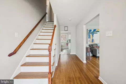 Entry Way - 704 Cornwallis Dr, Mount Laurel, NJ 08054 photo 1 of 2